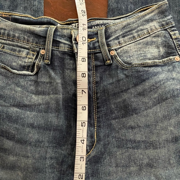 Levis Denizen Ultra High Rise Ankle Jeggings med wash blue jeans sz 5 distressed - Picture 9 of 15